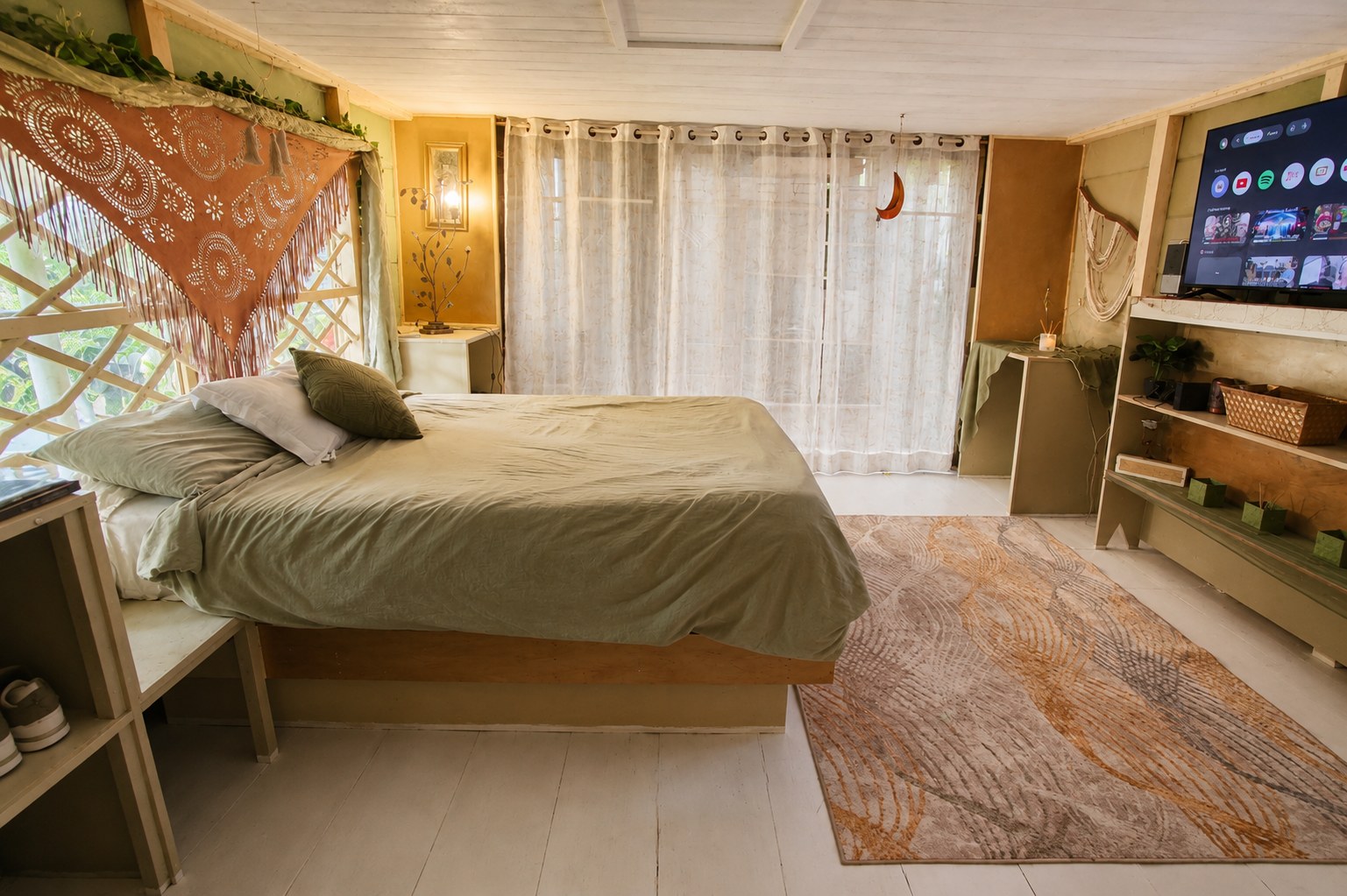 Master bedroom sitting area